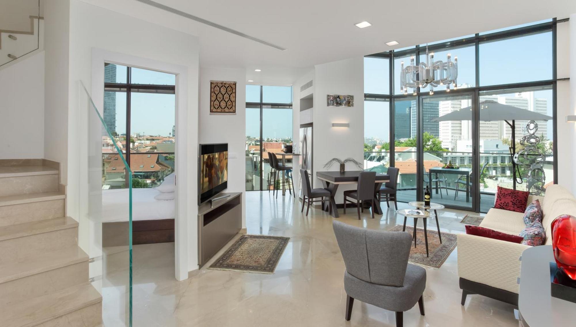 Deluxe Loft 2br In White By Holyguest Apartment Tel Aviv